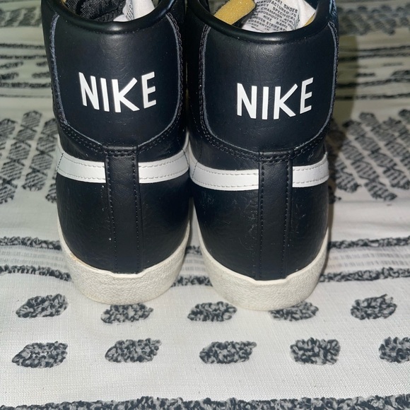 Nike Blazer Mid '77 Vintage Black White Sail 2022 BQ6806-002 Men 10/Wmn Sz 11.5 - Picture 3 of 8